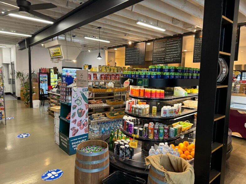 More Photos Of 2305 Ocean Park Blvd, Santa Monica Restaurant For Sale