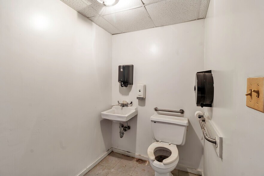 More Photos Of 2302 Main St, Buffalo Storefront Retail Residential For Sale