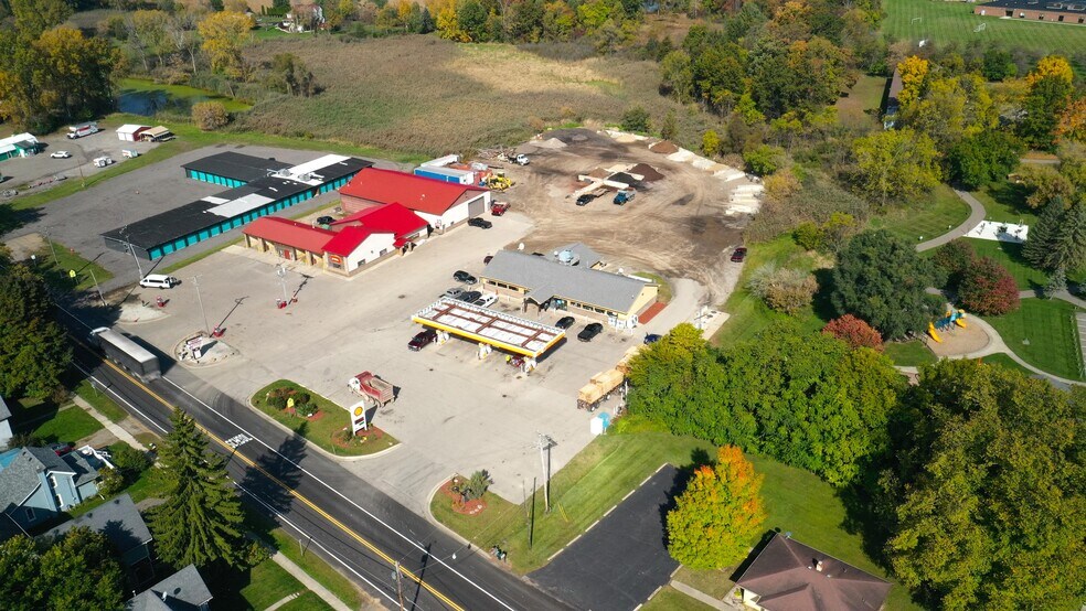 More Photos Of 390 W Main St, Stockbridge Service Station For Sale