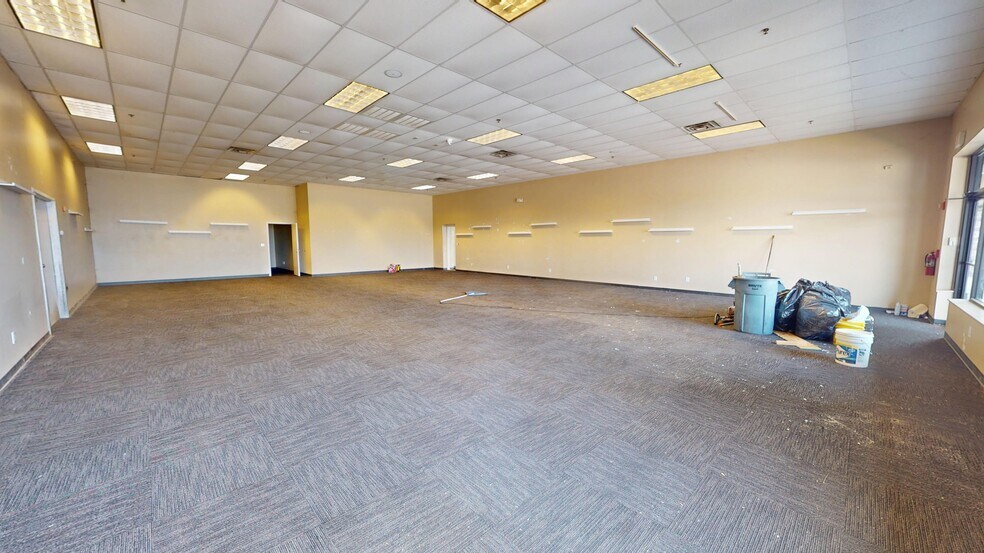 More Photos Of 9821 N Interstate 35, Austin Freestanding For Sale