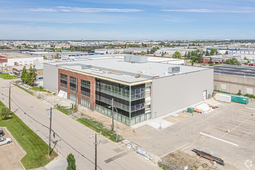 More Photos Of 4027 101 St NW, Edmonton Warehouse For Sale