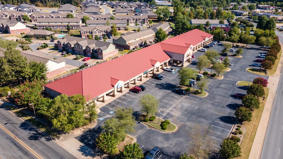 More Photos Of 2001 Club Manor Dr, Maumelle Unknown For Lease