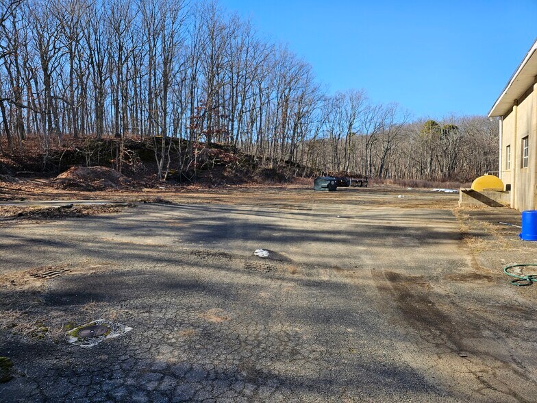 More Photos Of 314 Monmouth Rd, Millstone Township Land For Lease
