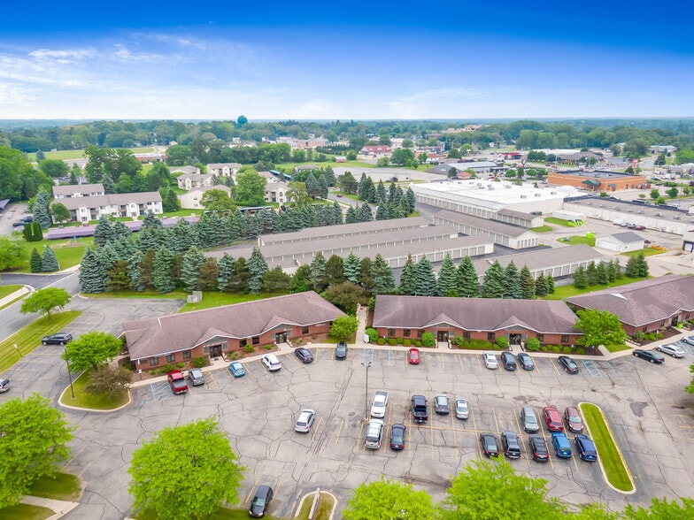 More Photos Of 114 S Greenville West Dr, Greenville Unknown For Lease