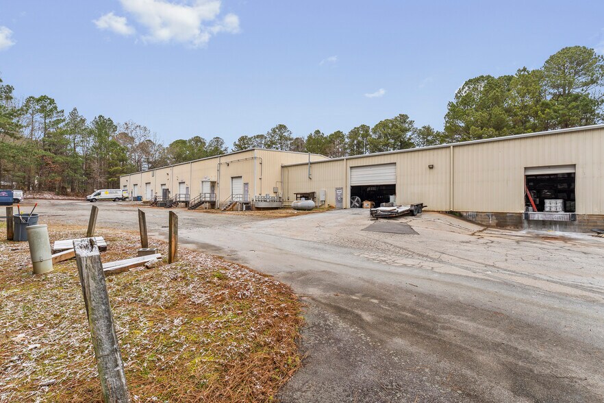 More Photos Of 3337 Air Park Rd, Fuquay Varina Light Manufacturing For Sale