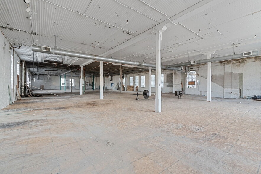 More Photos Of 731 E 14th St, Minneapolis Storefront Retail Office For Sale