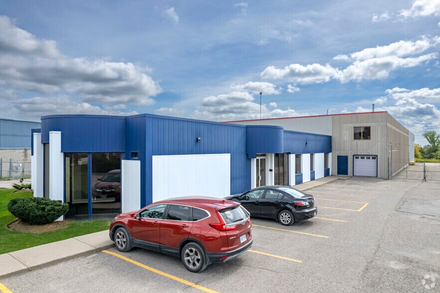 Primary Photo Of 42 Cardico Dr, Whitchurch-Stouffville Warehouse For Lease