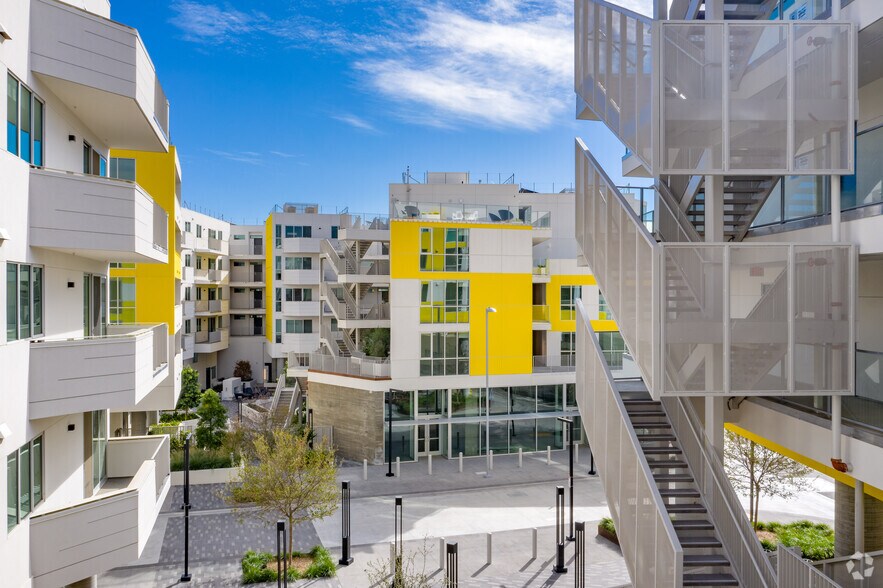 More Photos Of 2929 Pennsylvania Ave, Santa Monica Apartments For Lease