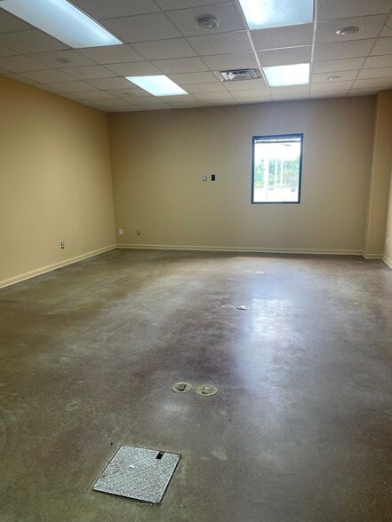 More Photos Of 4907-1 Shed Rd, Bossier City Manufacturing For Sale