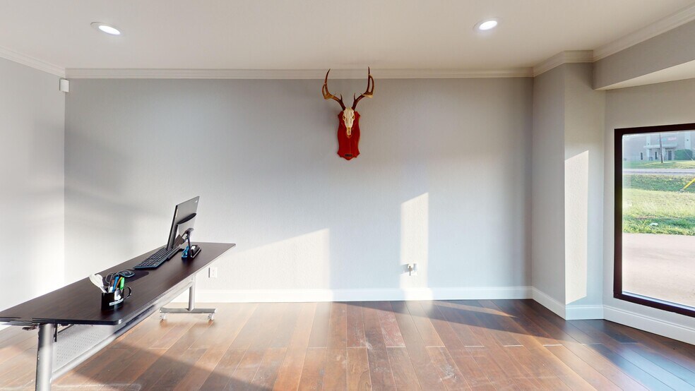 More Photos Of 8117 US Highway 69 N, Tyler Office For Sale