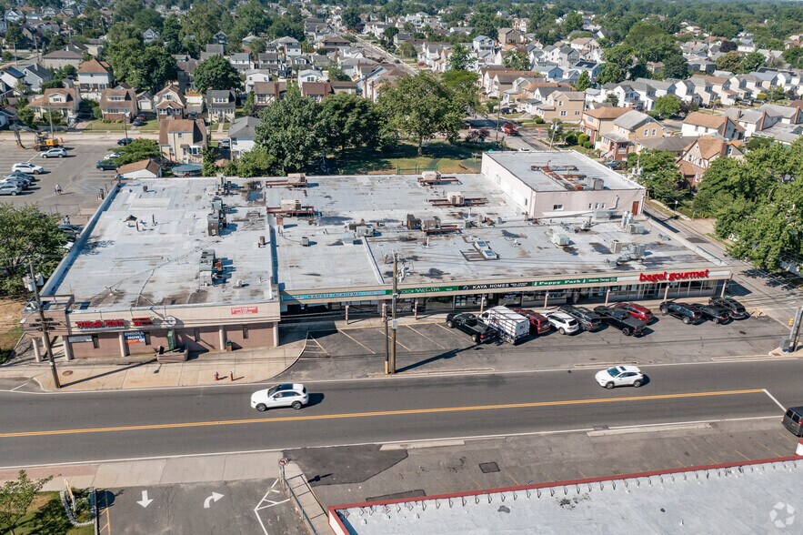 More Photos Of 131 Main St, East Rockaway Storefront Retail Office For Lease