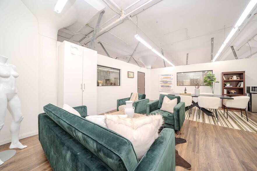 More Photos Of 4383 Fruitland Ave, Vernon Manufacturing For Sale