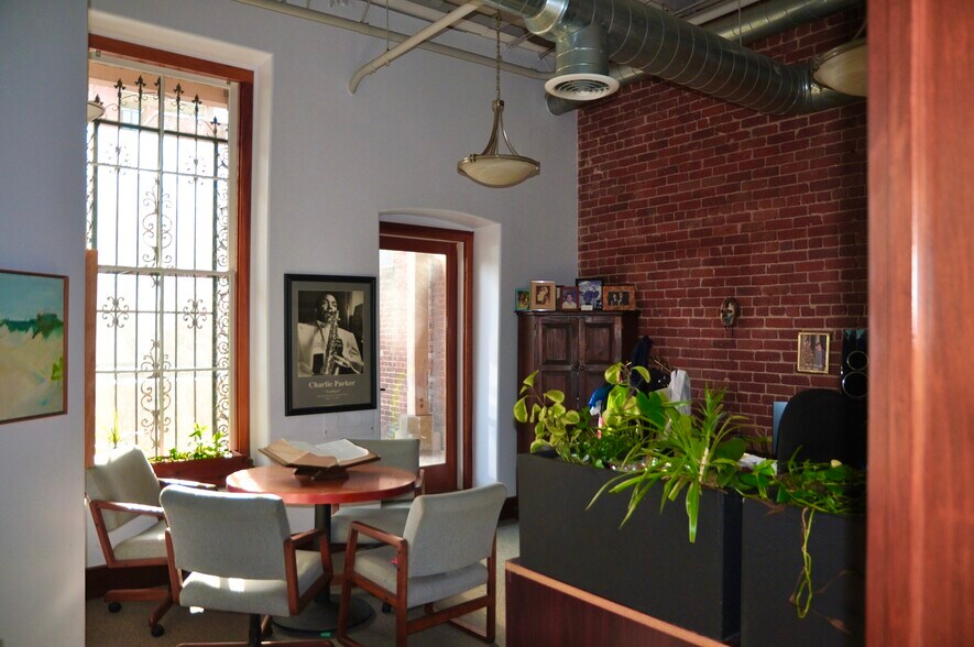 More Photos Of 118-128 N Fair Oaks Ave, Pasadena Office For Sale