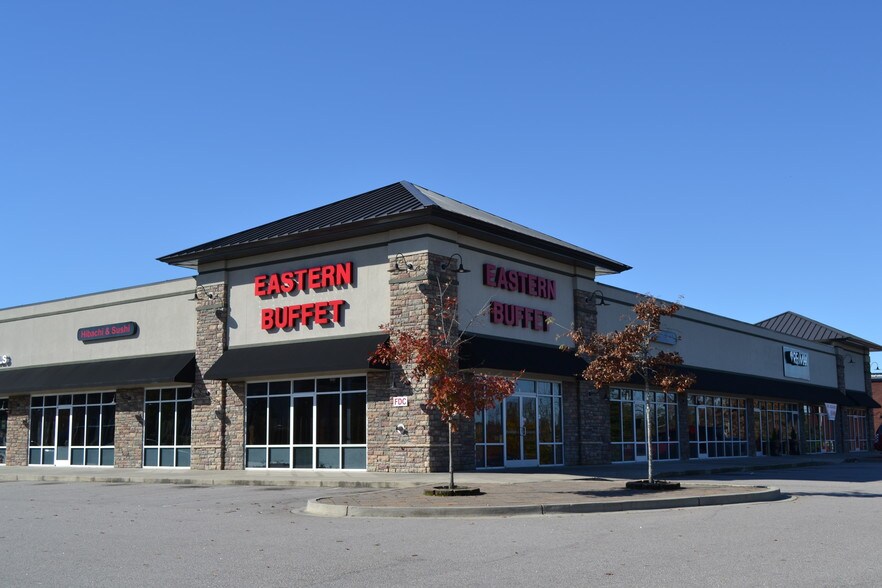 More Photos Of 955 E Main St, Lexington Freestanding For Lease