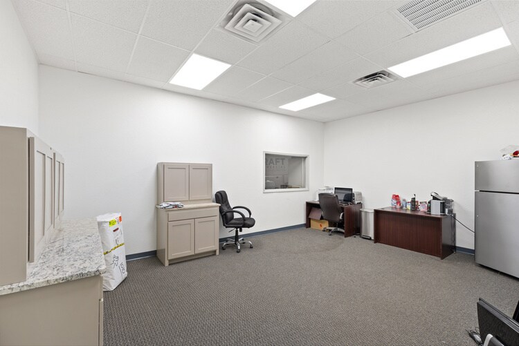 More Photos Of 812-814 Blue Mound Rd, Saginaw Warehouse For Lease