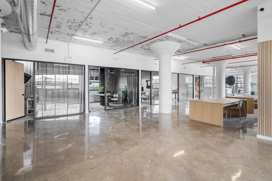 More Photos Of 1001 N North Branch St, Chicago Flex For Lease
