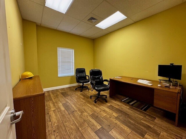 More Photos Of 2047-2071 Global Ct, Sarasota Warehouse For Lease