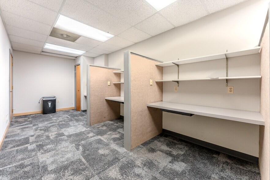 More Photos Of 1715 Stefko Blvd, Bethlehem Flex For Sale