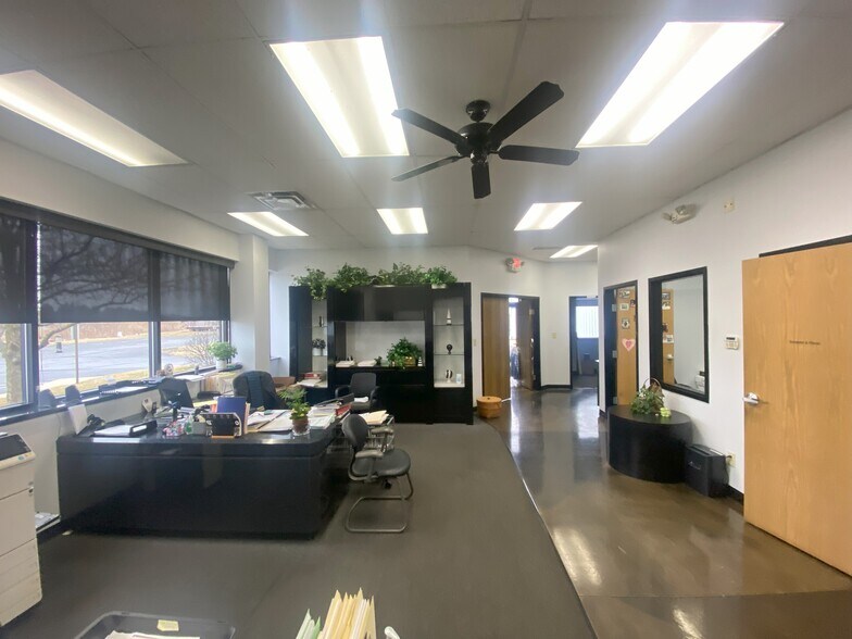 More Photos Of 7605 Commerce Pl, Plain City Service For Sale