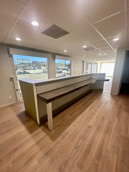 More Photos Of 11420 N Woodside Ave, Santee Warehouse For Lease