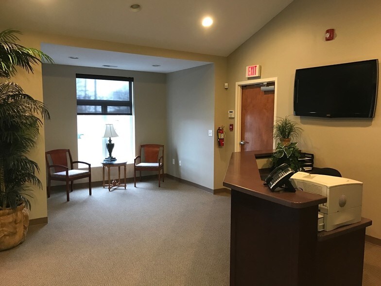 More Photos Of 249 Williamson Rd, Mooresville Medical For Lease
