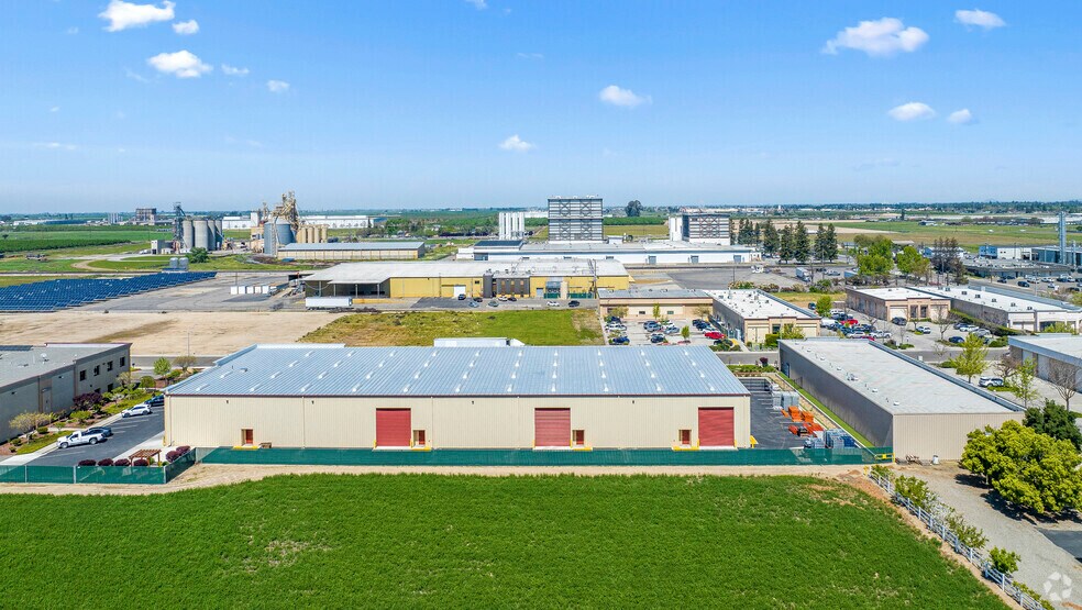 More Photos Of 3280 Liberty Square Pky, Turlock Warehouse For Lease