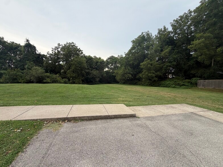More Photos Of 198 Thompson Ave, Louisville Religious Facility For Sale