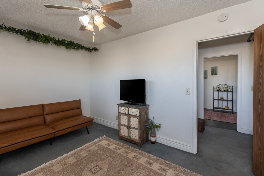 More Photos Of 1502 E Fulton St, Garden City Apartments For Sale