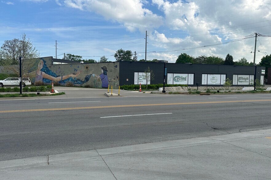 More Photos Of 165 Midland Ave, Lexington Health Club For Sale