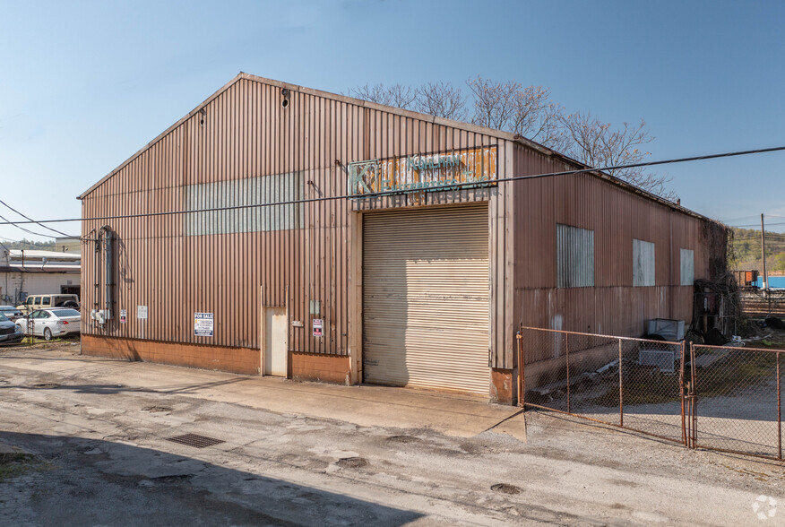 Primary Photo Of 814 Railroad Ave, Midland Warehouse For Sale