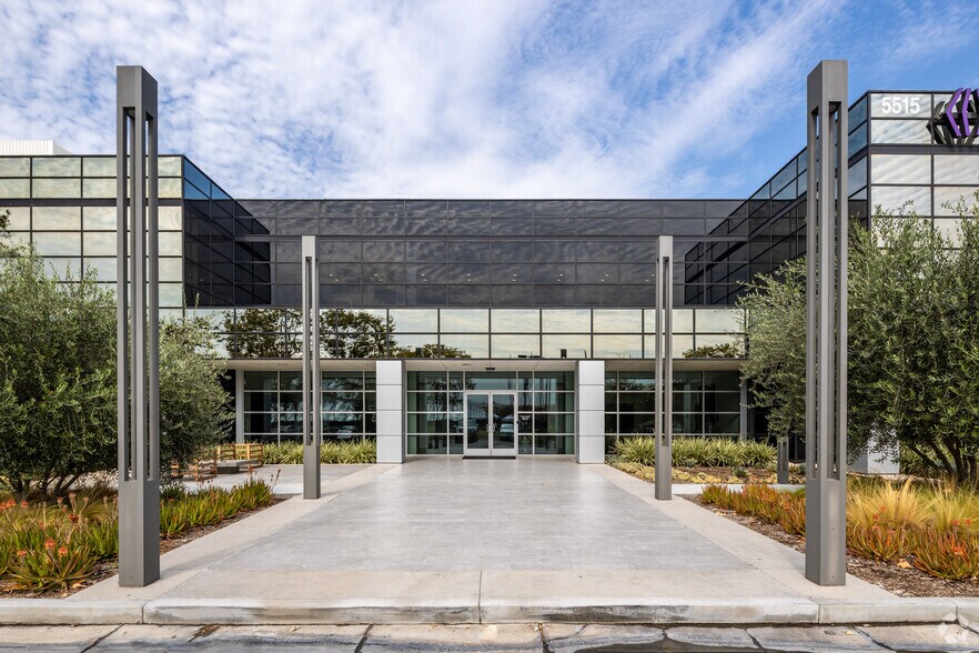 More Photos Of 5515 E La Palma Ave, Anaheim Office For Lease