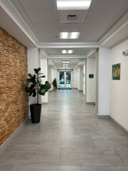 More Photos Of 6030 Hollywood Blvd, Pembroke Pines Medical For Lease