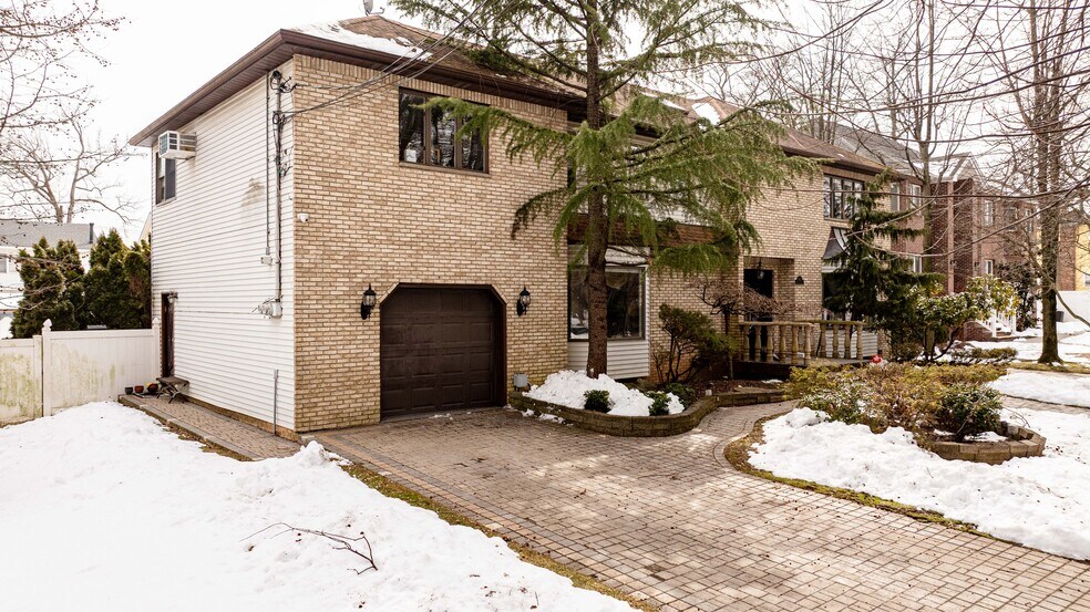 More Photos Of 146 Halpin Ave, Staten Island Multifamily For Sale