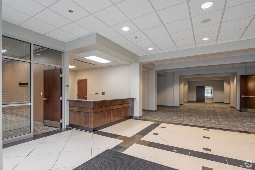 More Photos Of 345 Bob Heath Dr, Huntsville Office For Lease