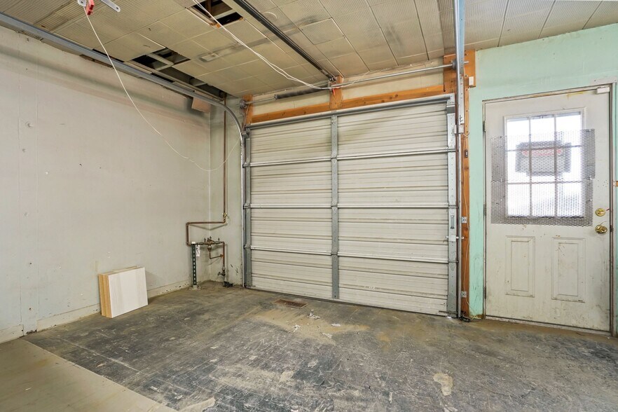More Photos Of 3300 E 43rd Ave, Denver Manufacturing For Sale