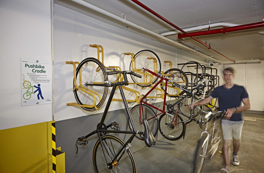 More Photos Of 77 W Wacker Dr, Chicago Office For Lease