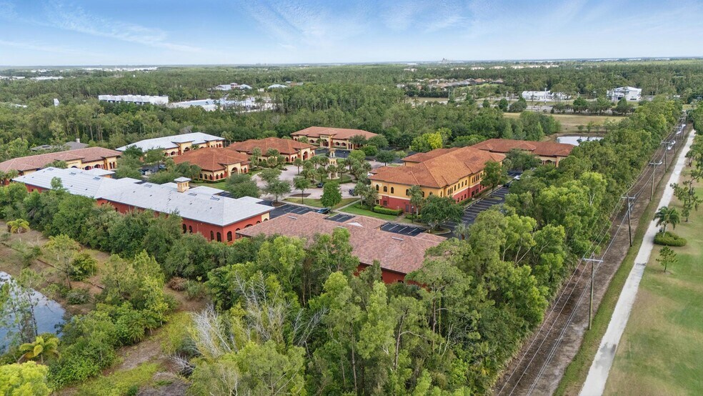 More Photos Of 13450 Parker Commons Blvd, Fort Myers Office For Sale