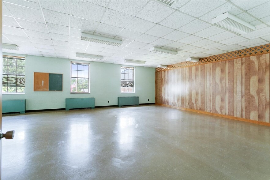 More Photos Of 1228 Todds Ln, Hampton Religious Facility For Sale