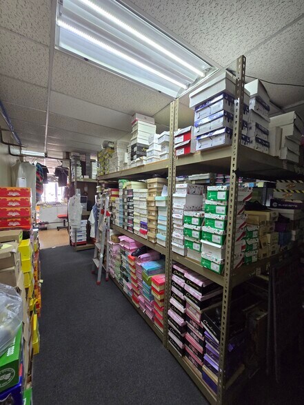 More Photos Of 1611 S Main St, Santa Ana Storefront For Lease
