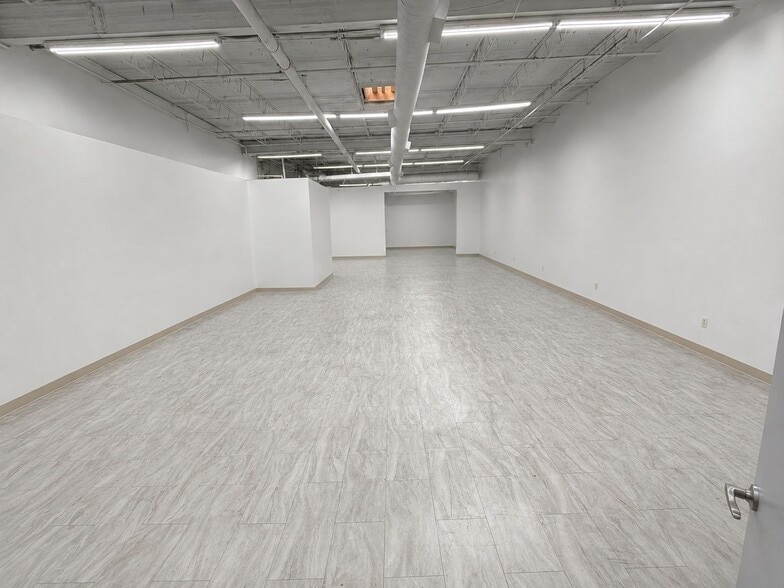 More Photos Of 11414 Reeder Rd, Dallas Flex For Lease