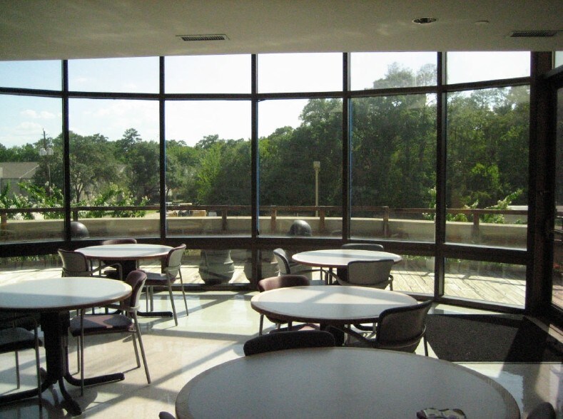 More Photos Of 17506 Red Oak Dr, Houston Hospital For Lease