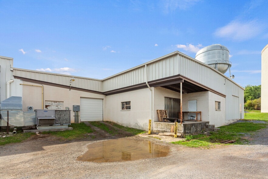 More Photos Of 13963 Timber Way, Timberville Office For Lease