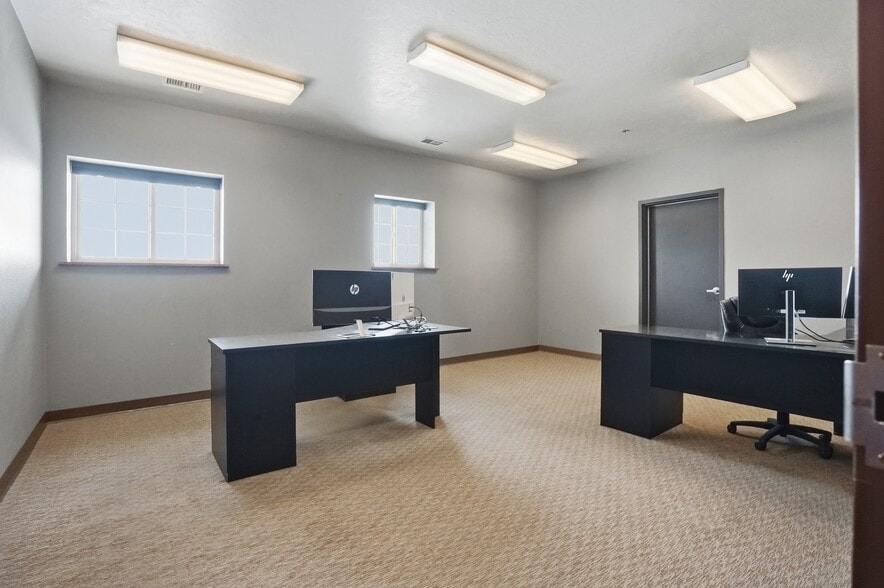 More Photos Of 1151 Industry Rd, Sturgis Manufacturing For Sale