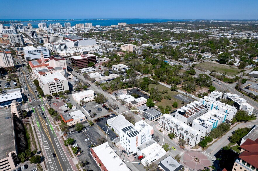 More Photos Of 2170 Main St, Sarasota Loft Creative Space For Sale