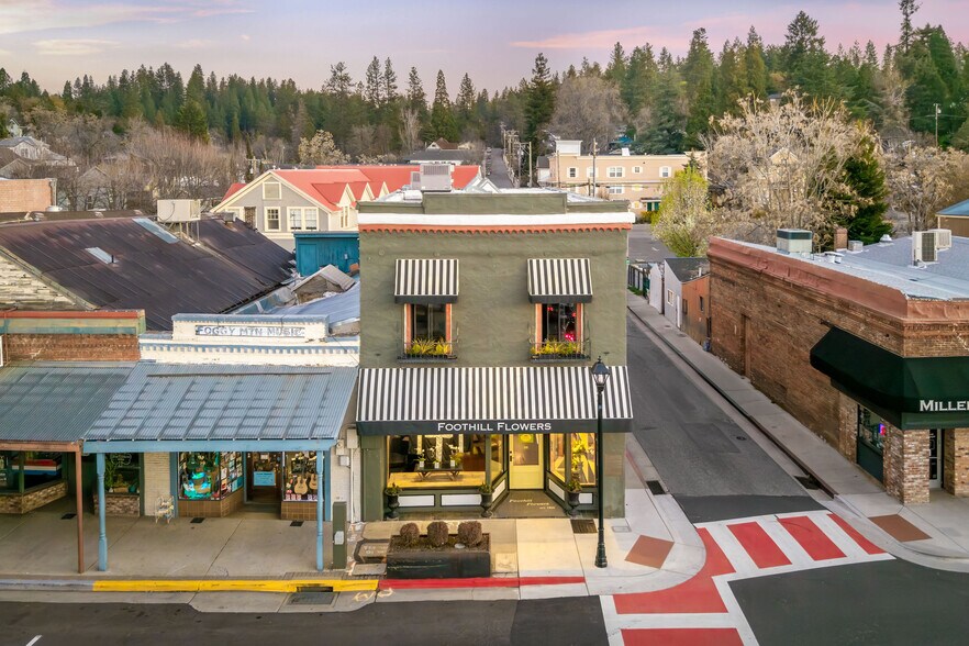More Photos Of 102 W Main St, Grass Valley General Retail For Sale