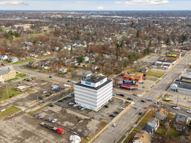 More Photos Of 1100 W Saginaw St, Lansing Medical For Sale