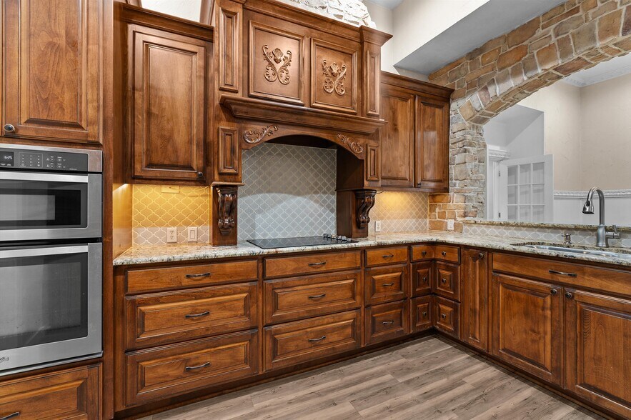 More Photos Of 605 E Broadway St, Jefferson General Retail For Sale