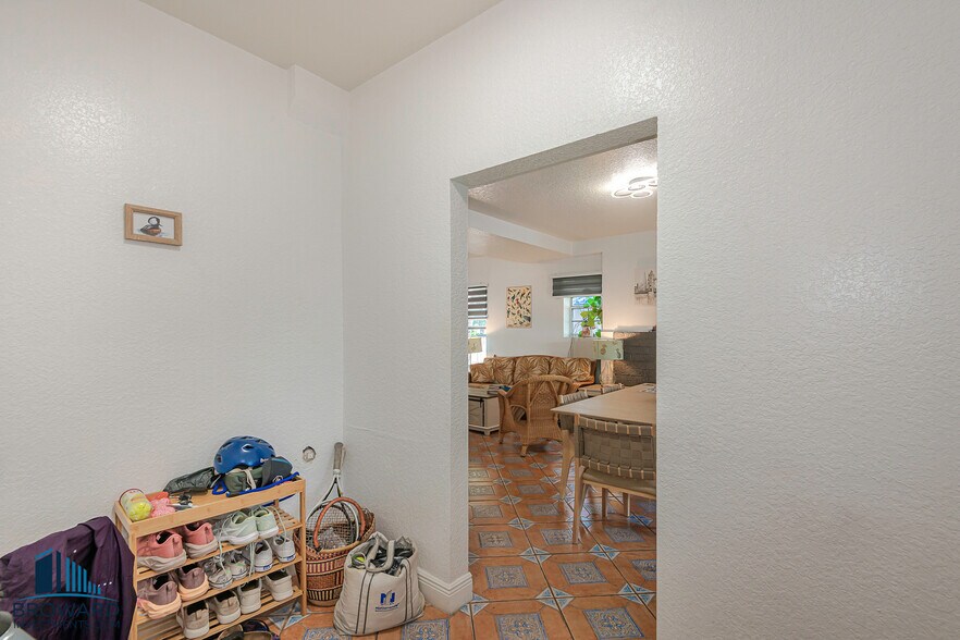 More Photos Of 330 SW 20th St, Fort Lauderdale Multifamily For Sale