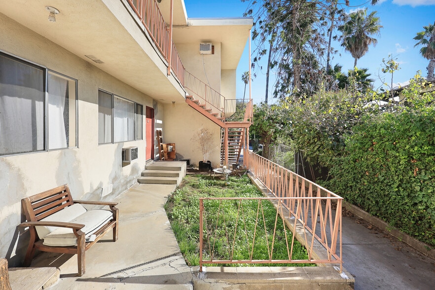 More Photos Of 1651 Golden Gate Ave, Los Angeles Apartments For Sale