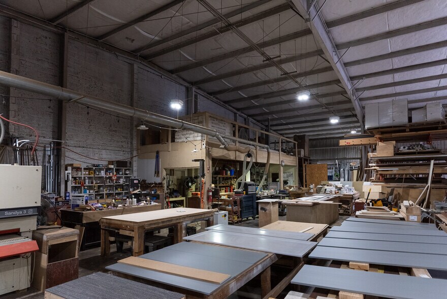 More Photos Of 2022 Milby St, Houston Warehouse For Sale